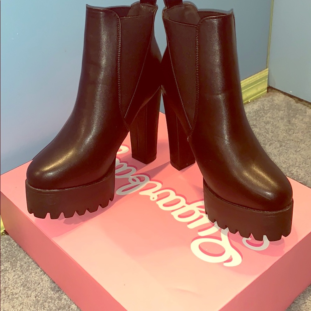 Women chunky heel short Boot